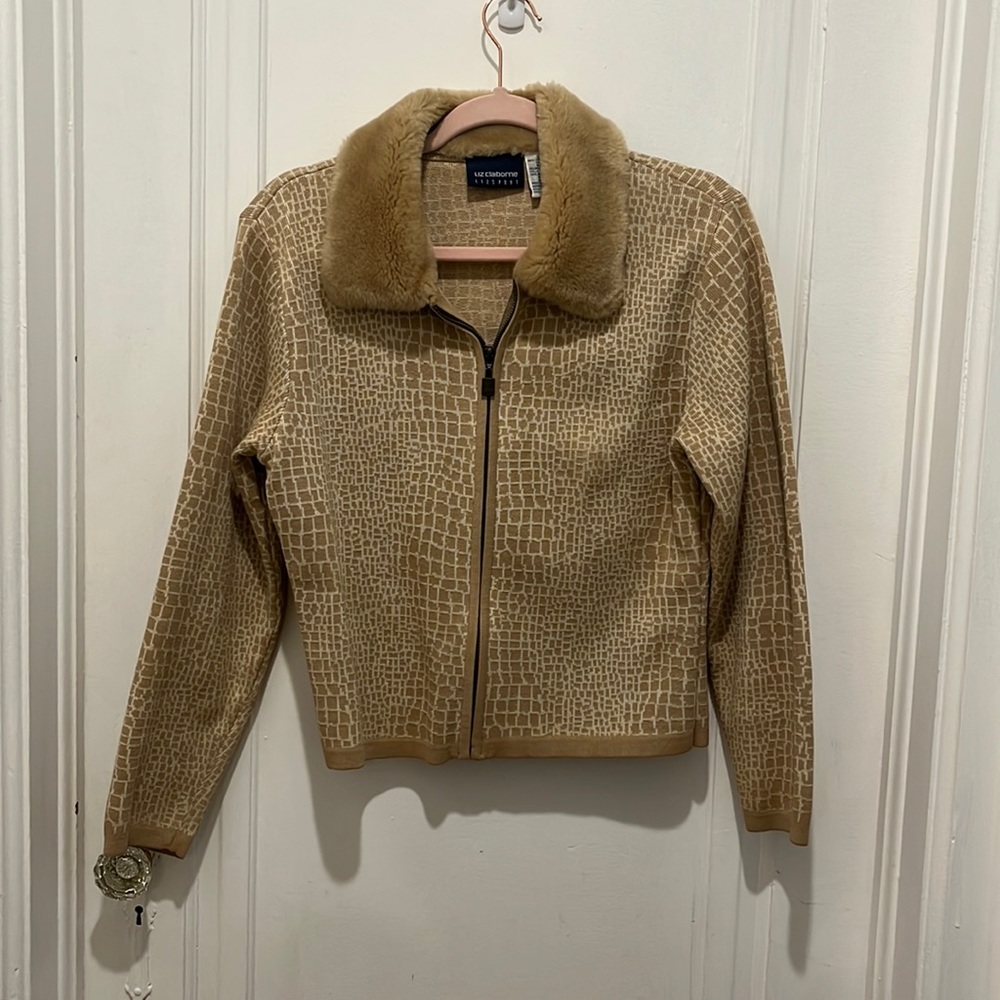 Liz Claiborne/Lizsport Small, Giraffe Print Sweater, faux fur collar, never worn